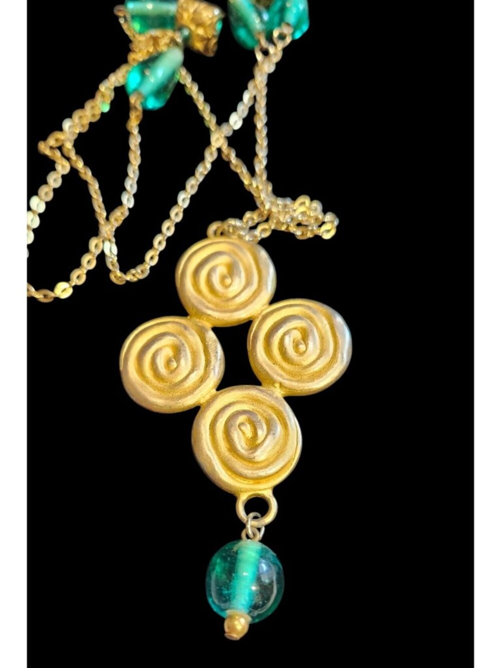 Swirled Gold Tone Necklace Green Beads Flapper Dangling Pendant